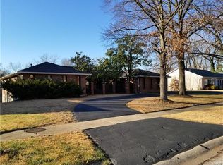 11527 Prendergast Ln, Saint Louis, MO 63138