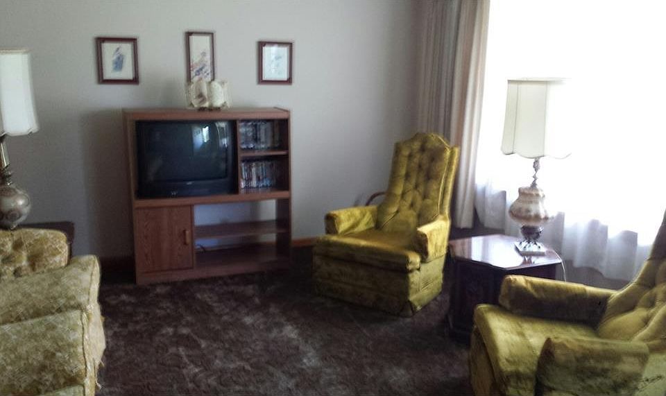 2nd image of 6862 W Parks Dr