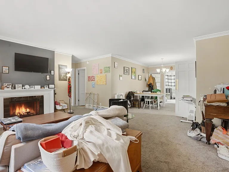 321 McLean St — Photo 22