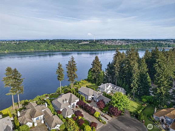 5th image of 3205 9th Avenue Ct NW