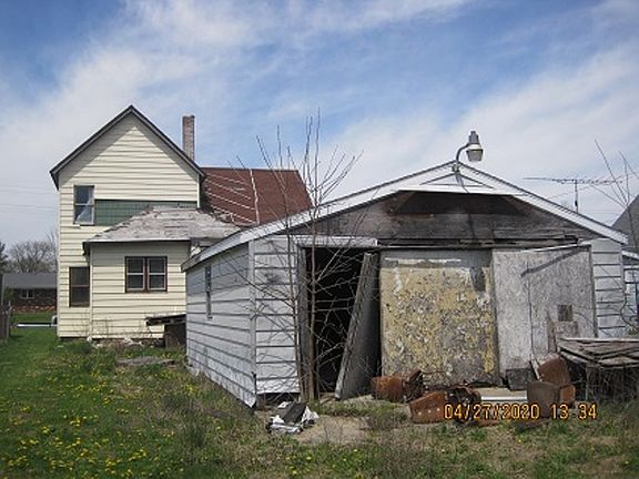 2nd image of 459 W Green St