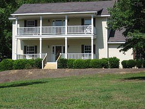2nd image of 106 W Circle Dr