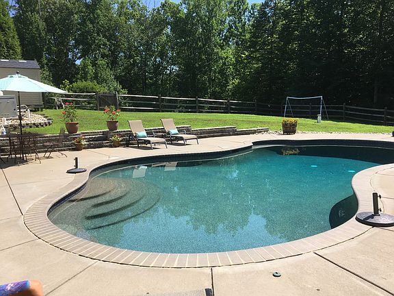 2nd image of 12 Wentworth Dr