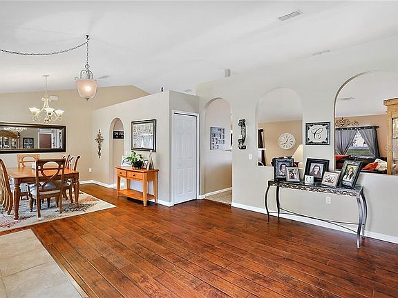 4th image of 1706 Forest Glen Dr