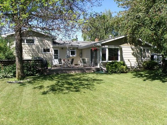 Back of house & deck