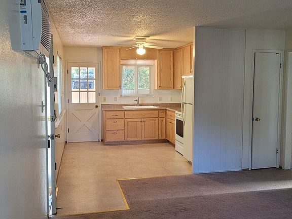 5th image of 180 Reamer St APT 3