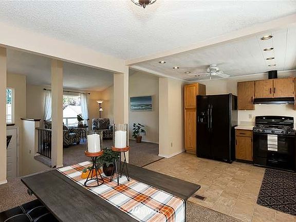 5th image of 8401 Hickory Pl NE