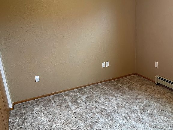 4th image of 1405 E Bowen Ave #2