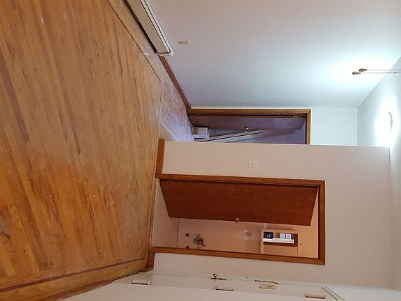3rd image of 142 Richardson St APT 1R