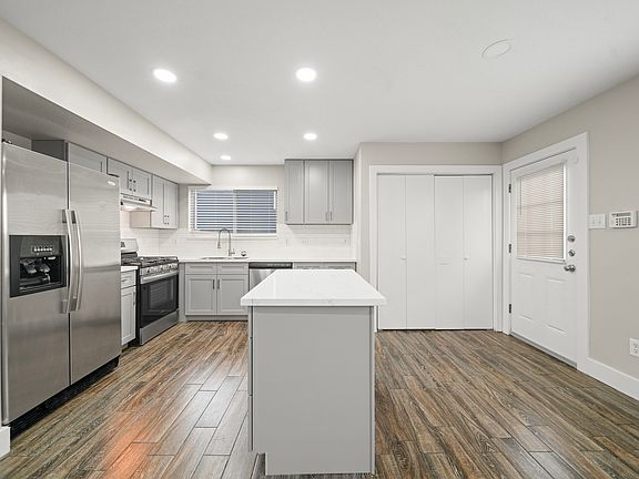 4th image of 268 Rolling Brook Dr