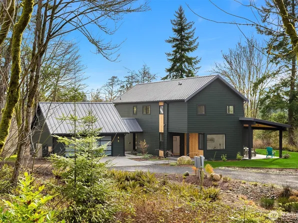 9661 NE Pine Street, Bainbridge Island, WA 98110