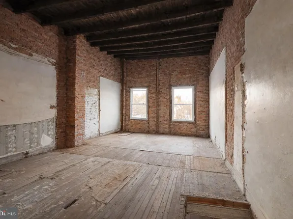 4142 Leidy Ave, Philadelphia, PA 19104