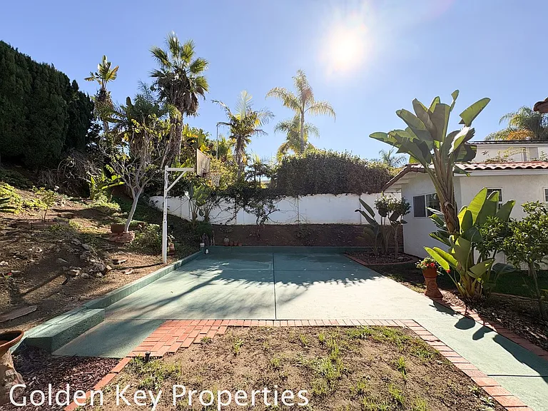 2475 Unicornio St — Photo 40