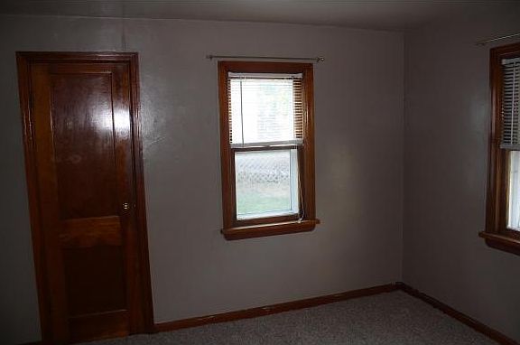 5th image of 1217 Western Ave