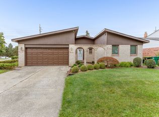 47315 Royal Rd, Macomb, MI 48044