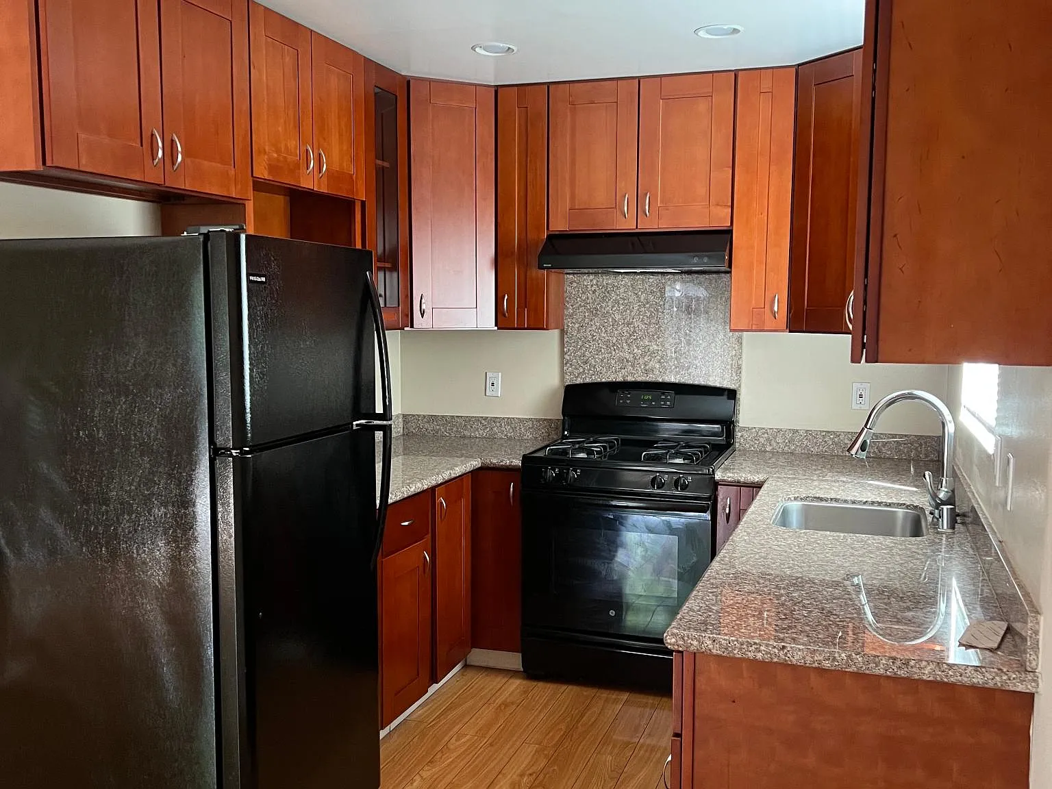 1865 Oak Park Blvd — Photo 4