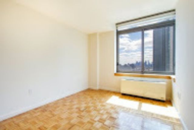 2nd image of 35 W 33rd St APT 4F