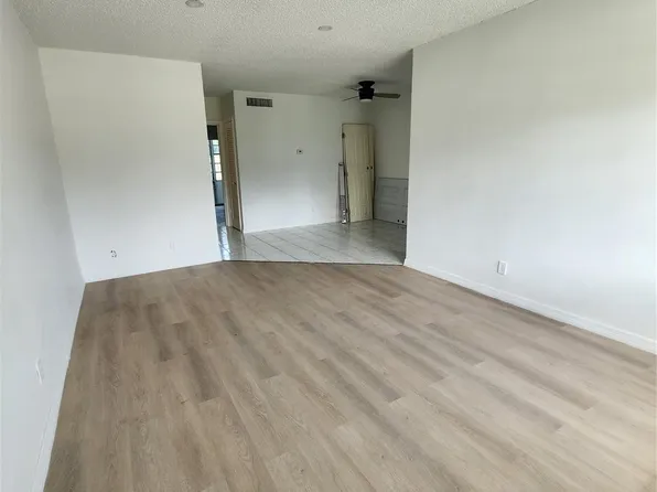 55 NW 204th Street #B5, Miami Gardens, FL 33169