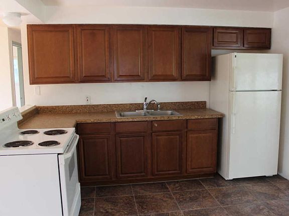 4th image of 1512 Wildrose Ln