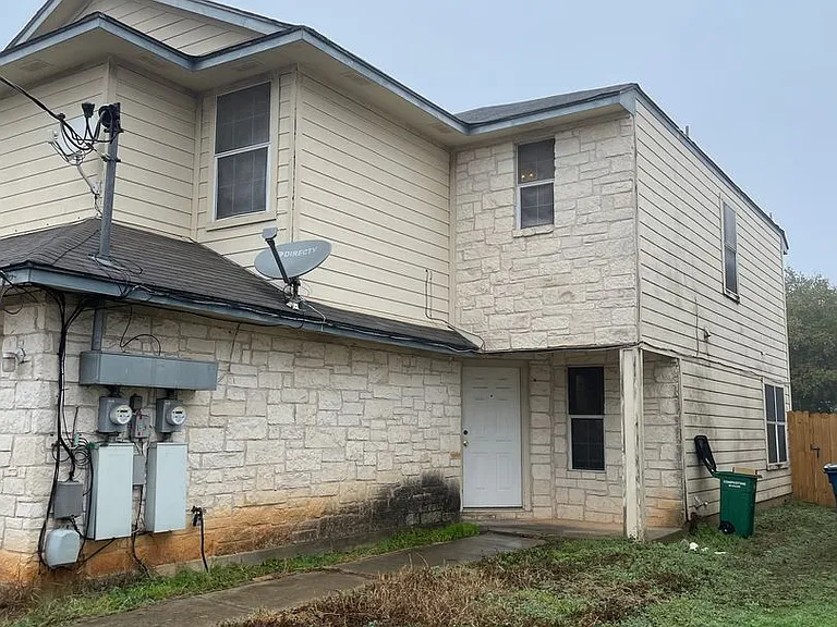 2400 Riddle Rd #B — Photo 4