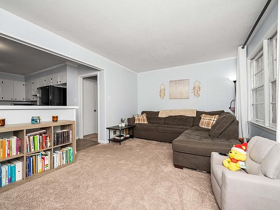 2nd image of 213 Knollwood Dr