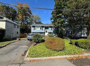 13 E 17th St, Huntington Station, NY 11746