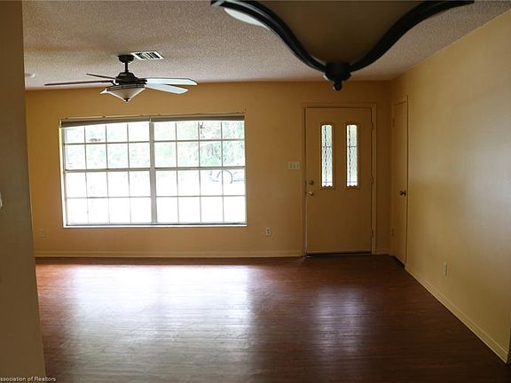 4th image of 3052 Camellia Ln