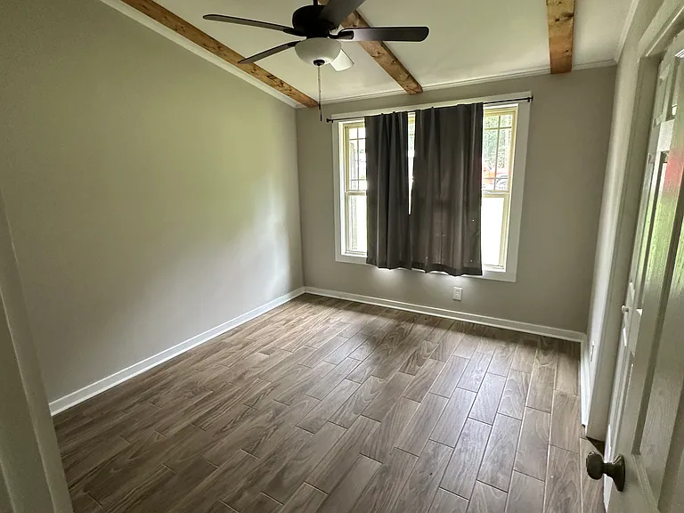 114 Robinhood Dr — Photo 8