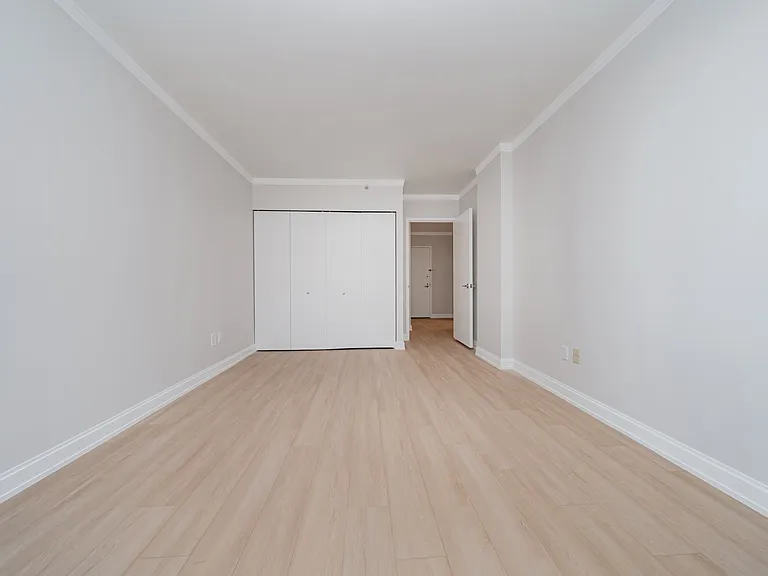 140 Riverside Blvd #727 — Photo 13