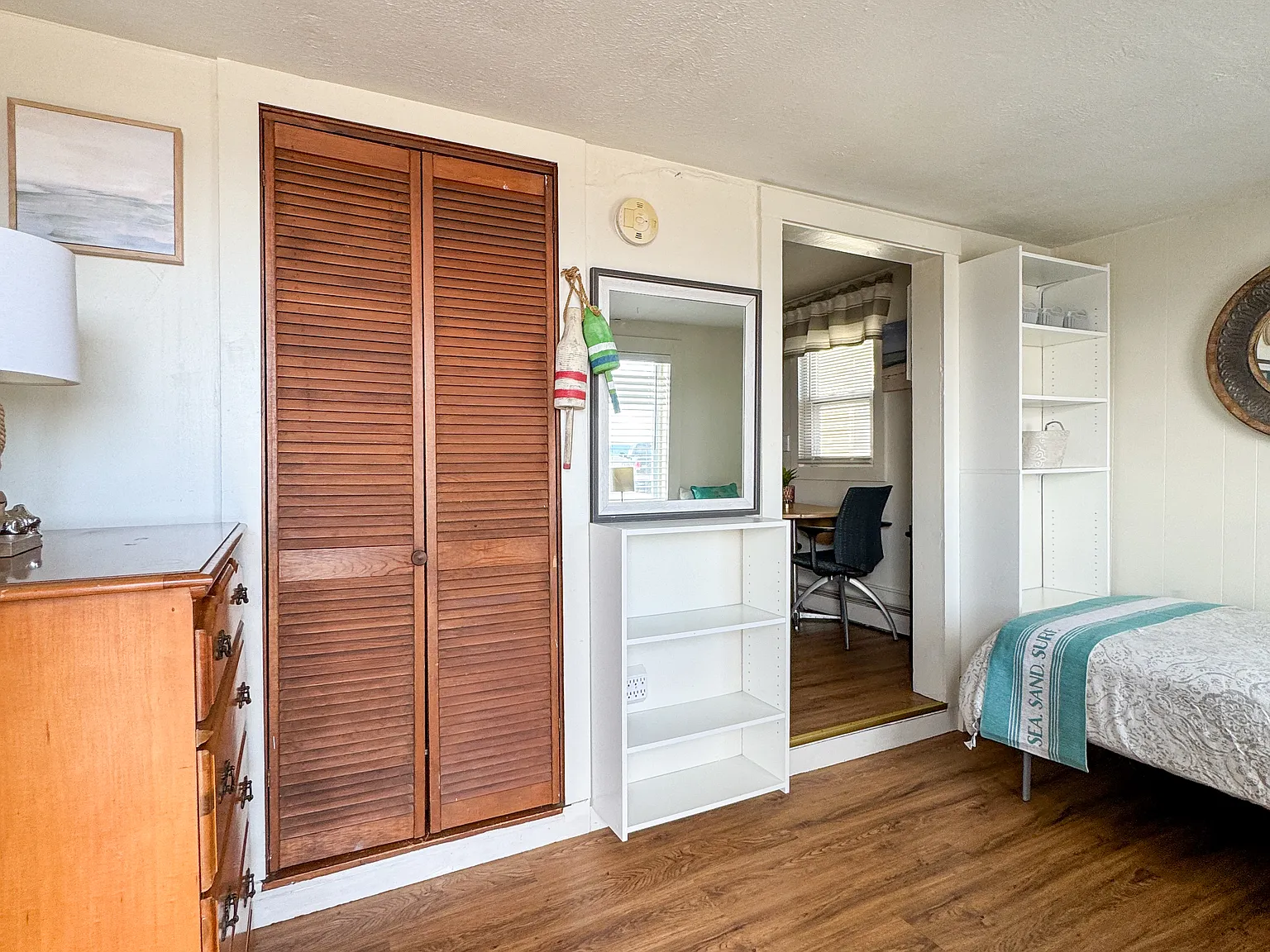 Studio, 200 sqft, $1,500 — Photo 3