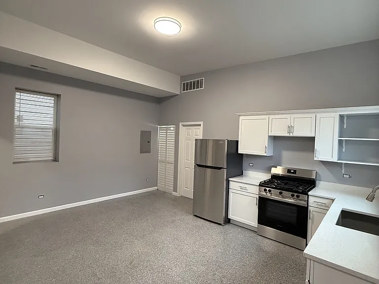 1512 S Karlov Ave #1B — Photo 3