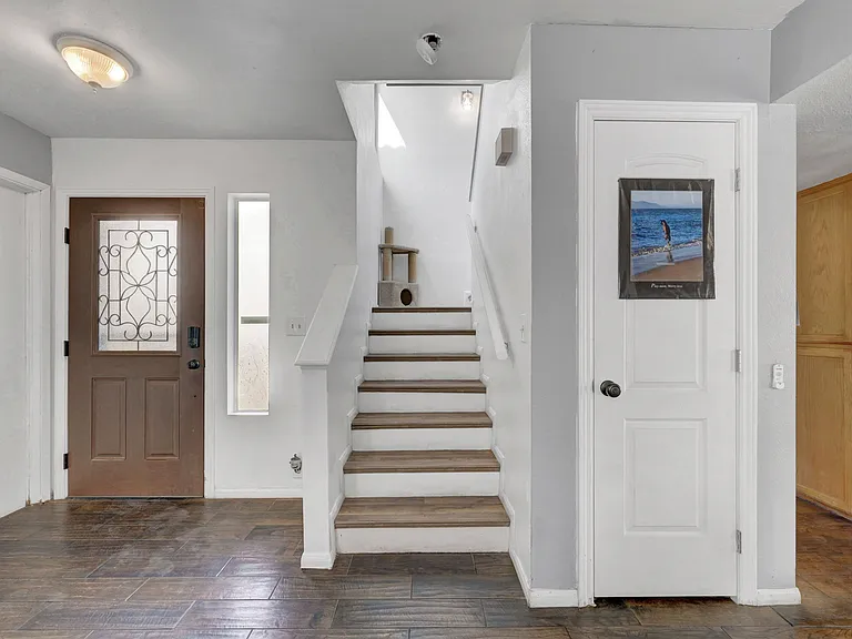 6644 Pepperidge Way — Photo 4
