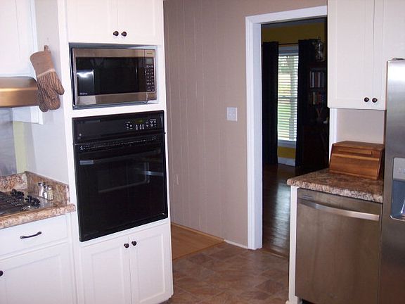 5th image of 202 Evergreen Dr