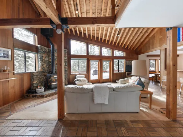 12385 Stockholm Way, Truckee, CA 96161
