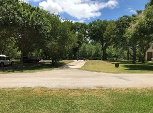 605 Turtle Ln, Seguin, TX 78155