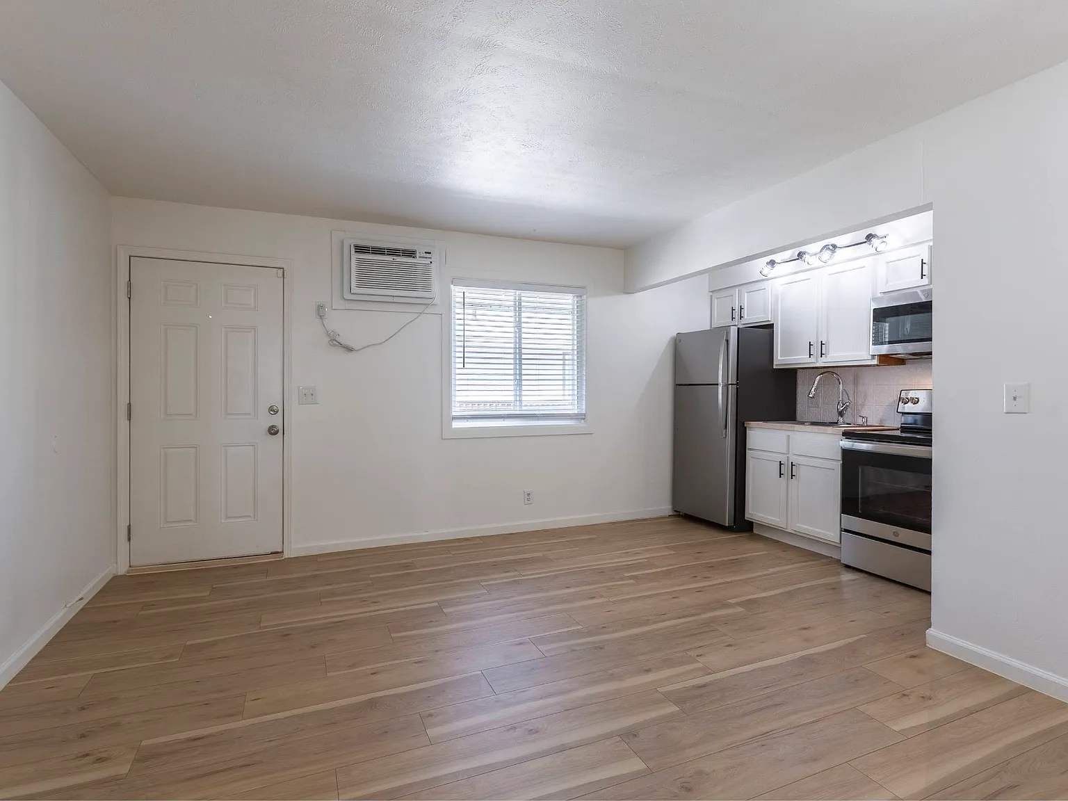 Cuming St Apartments — Photo 3