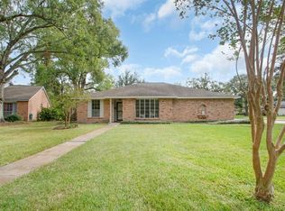 2002 Silverpines Rd, Houston, TX 77062