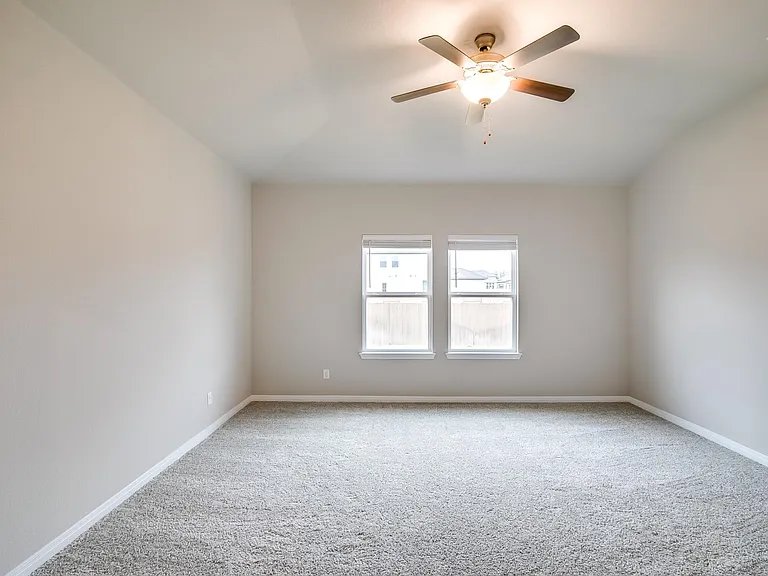 1532 Homestead Farms Dr — Photo 11