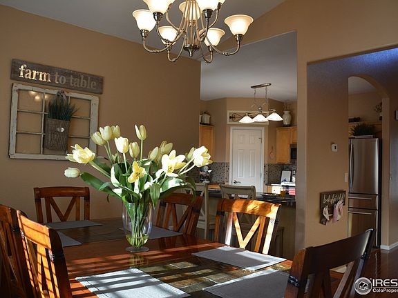 3rd image of 913 Cliffrose Way