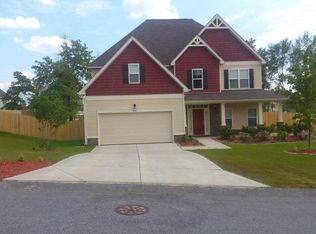 683 Heathrow Dr, Spring Lake, NC 28390