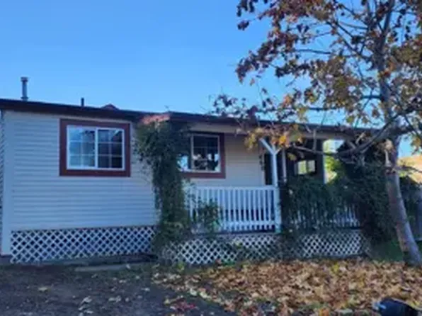 460 Melville Rd, Garberville, CA 95542