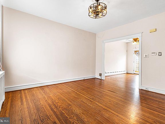 5th image of 446 Markle St