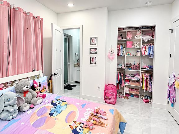 5th image of 363 PINAFORE Avenue