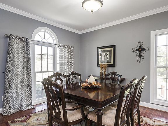5th image of 1662 Olde Beechwood Ct