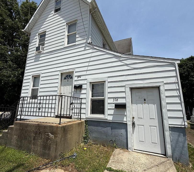 1st image of 376 E Broadway