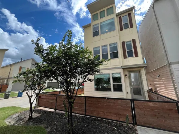 18535 Centro Row, Conroe, TX 77385