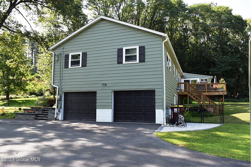 2nd image of 4 Woodview Court