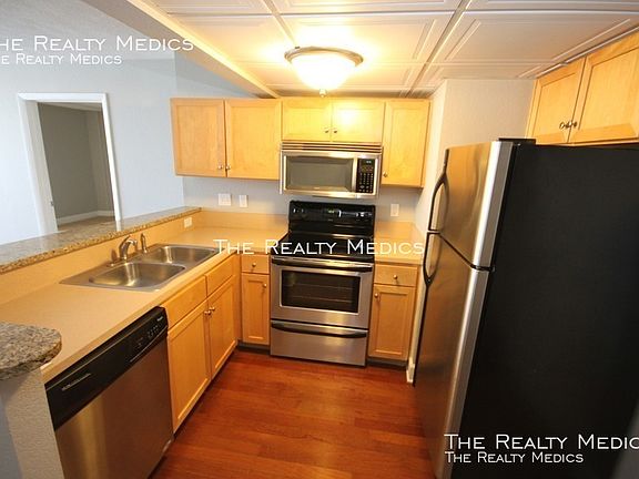 4th image of 151 E Washington St Unit 410