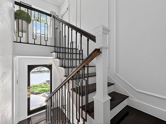 5th image of 1301 Townsend Ave APT 3