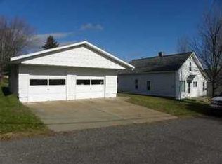 110 W Smith St, Iron Mountain, MI 49801